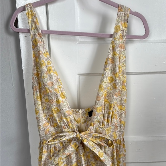 Elegant Yellow Floral Dress - Picture 2 of 7